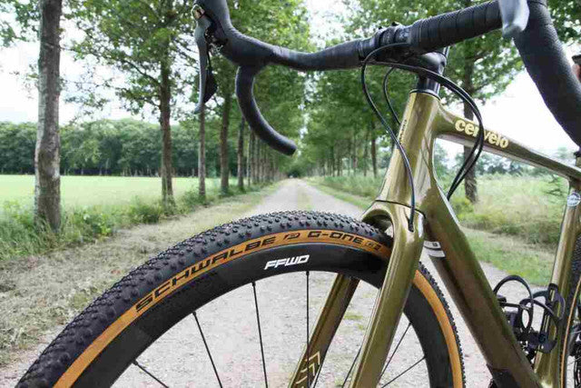 Paire de roues gravel - TLR Disque - DT240 / Shimano HG / Sram XDR