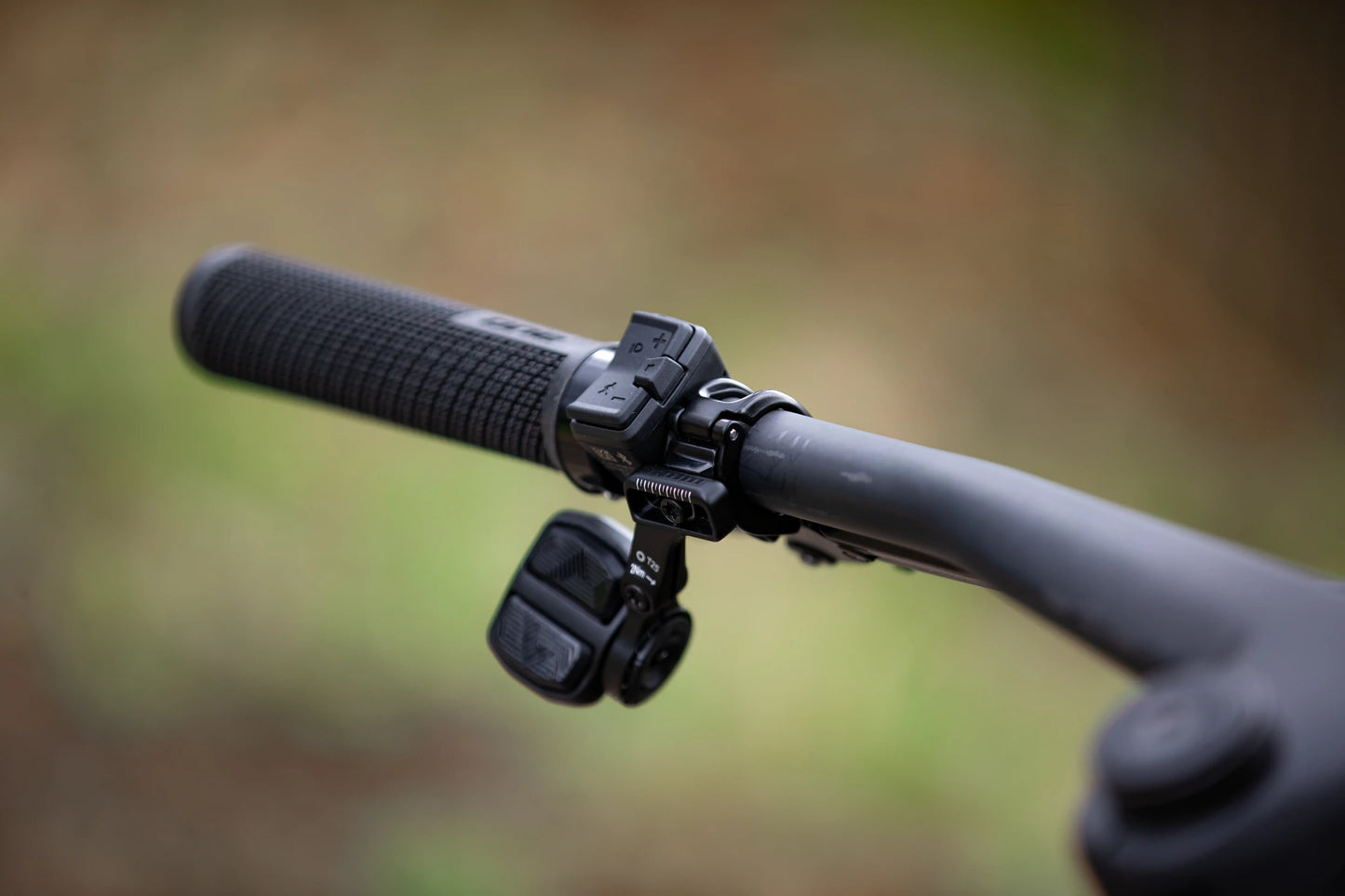 VTT Électrique Superior iXF 9.8 Matt Berry / Carbon 2025