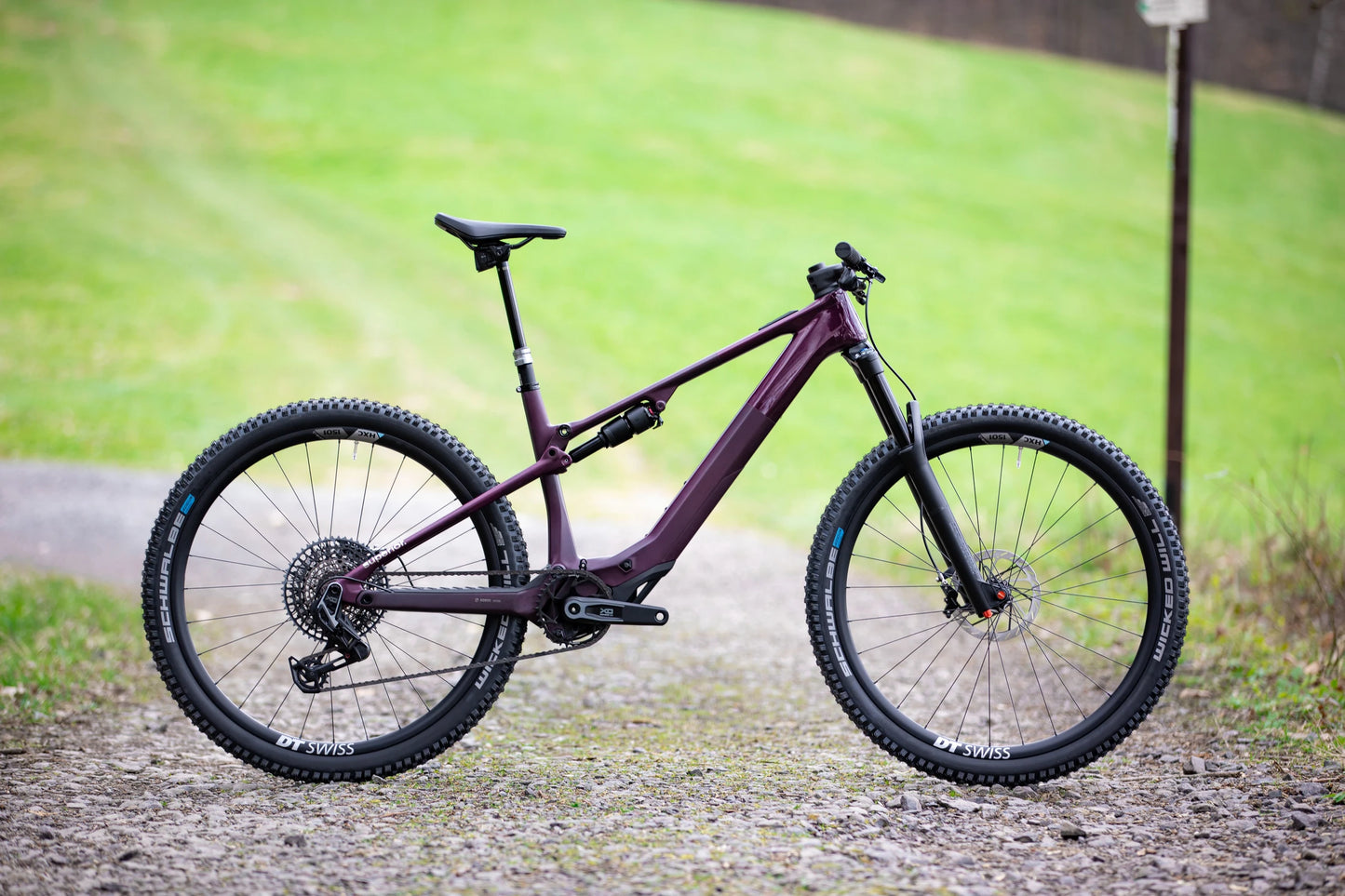 VTT Électrique Superior iXF 9.8 Matt Berry / Carbon 2025