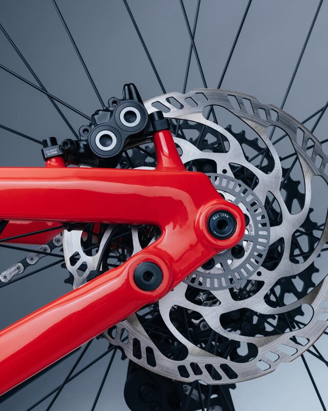 Steppenwolf Tundra 9.0 Rossa Corsa — VTT électrique All-Mountain Avinox M2S
