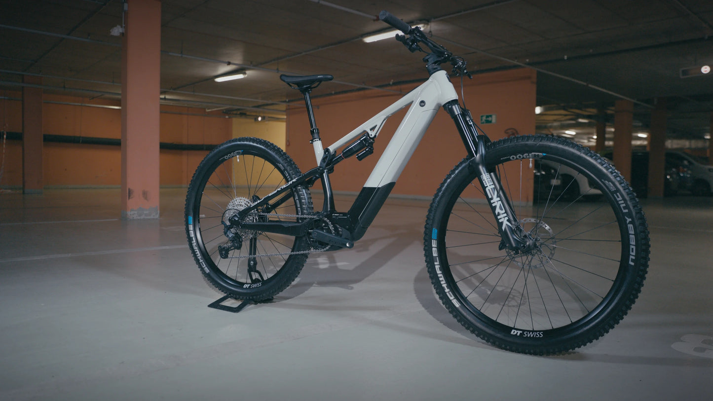 VTT Électrique Superior eXF 9039 B Gloss Chrome/Matte Black 750Wh 2025