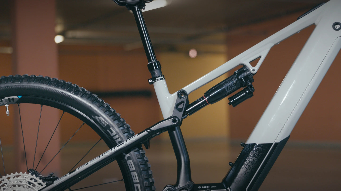 VTT Électrique Superior eXF 9039 B Gloss Chrome/Matte Black 750Wh 2025
