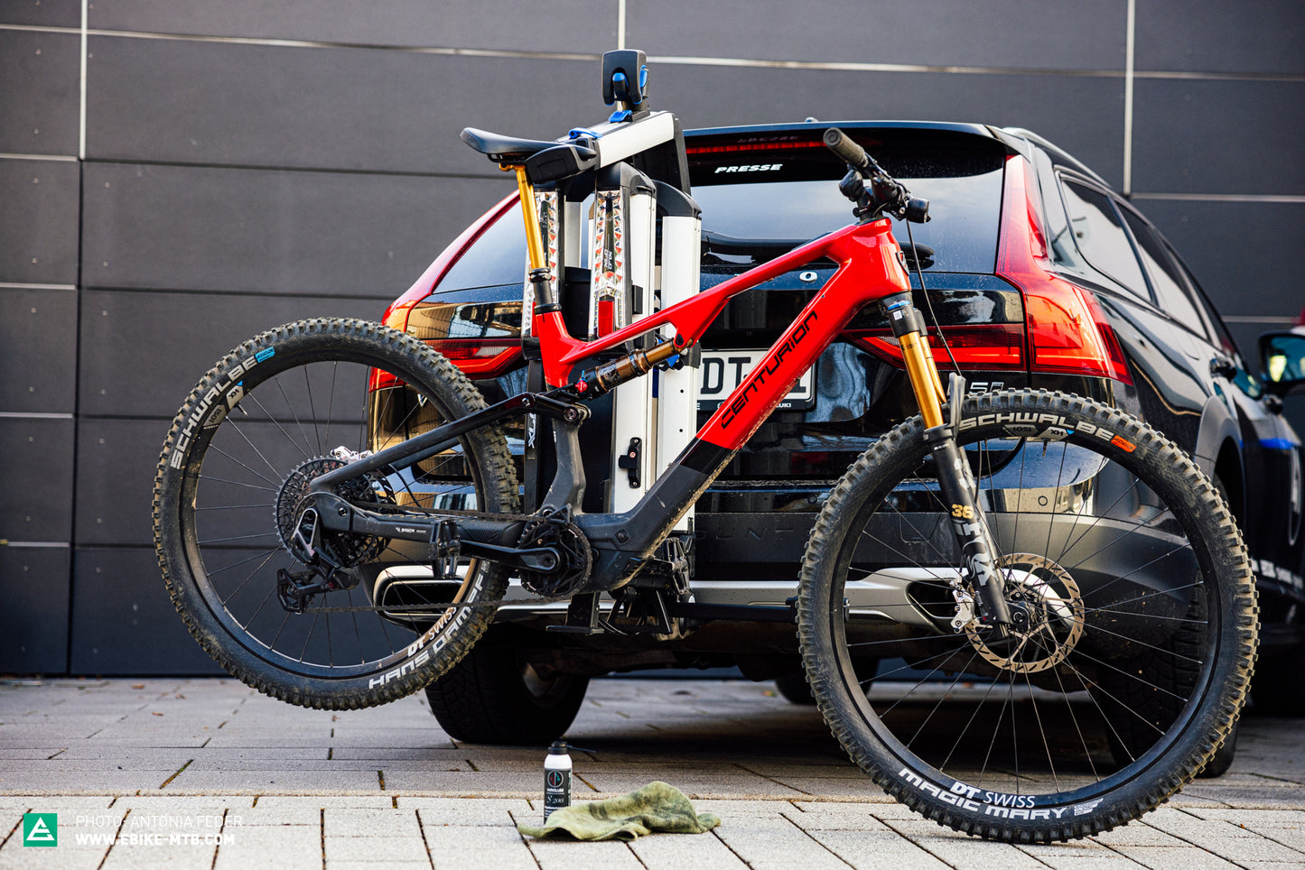 XLC VC-C08 PORTE-VÉLO ALMADA WORK-E PLIABLE POUR 2 E-BIKES AVEC ADAPTATEUR POUR CADRE